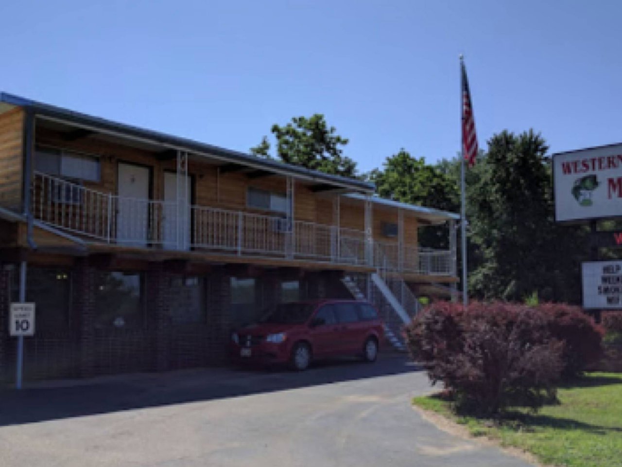 210 US 183 Alma NE 25 Room Motel